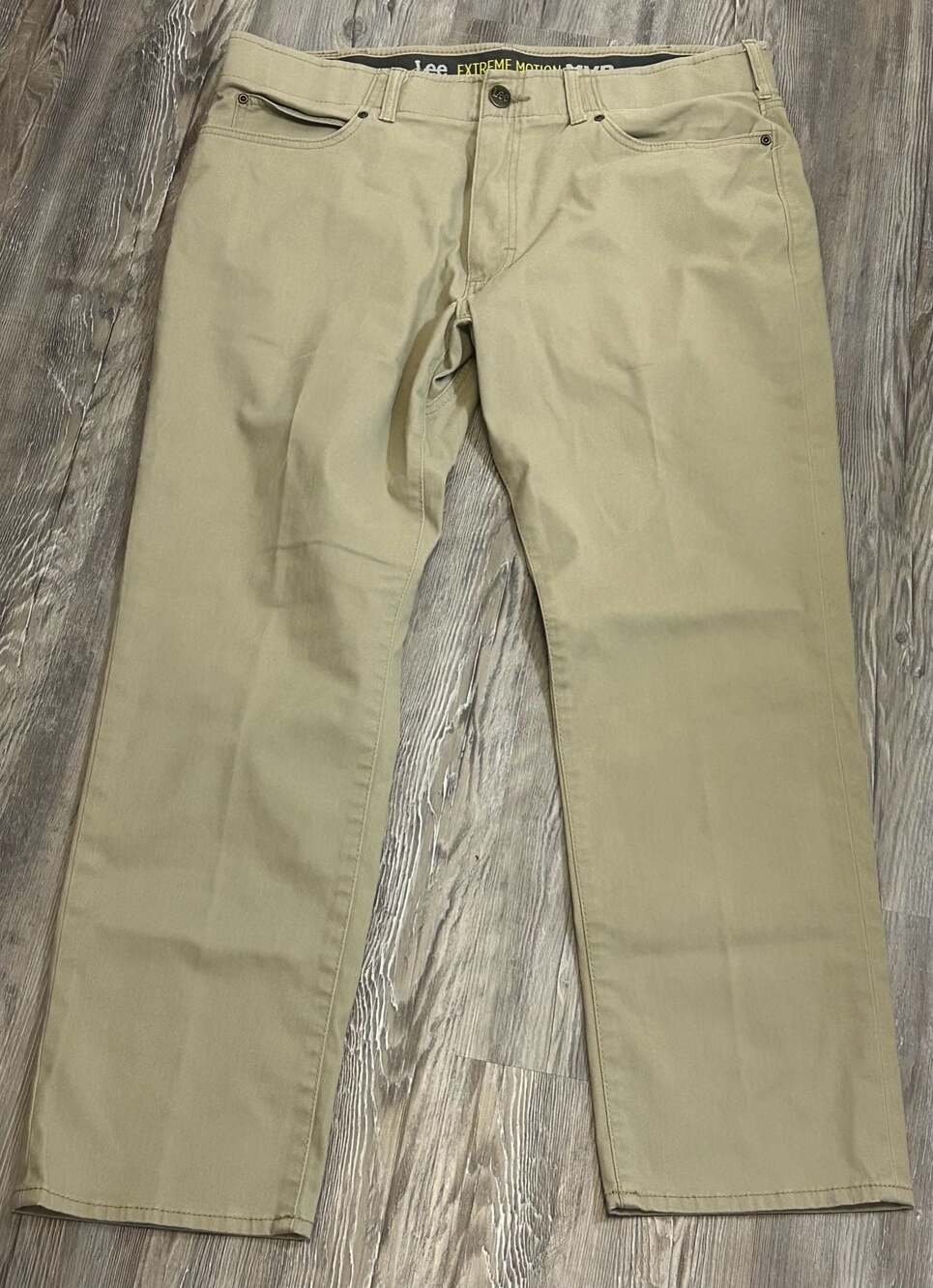 Lee Performance Series Extreme Motion MVP Straight Fit Tapered Leg Pants